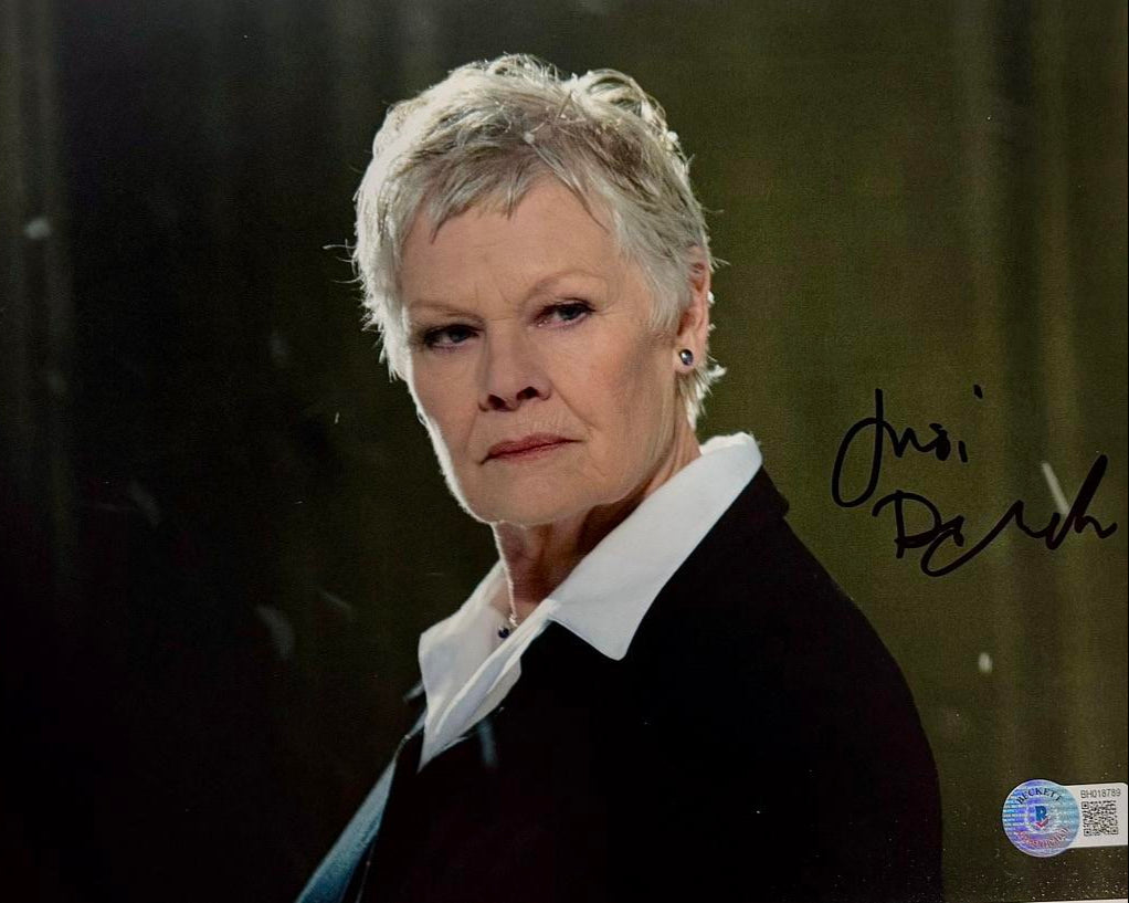 Judi Dench 8x10 Photo (James Bond) - Beckett COA #03